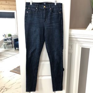NWOT Woman’s GAP Jeans.